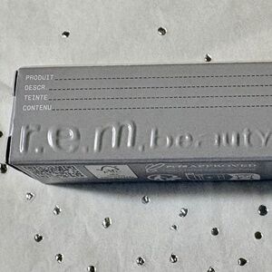 ESSENTIAL DRIP GLOSSY BALM - High Shine Hydrating Milk Chocolate